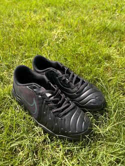 Nike Tiempo Legend 10 Club indoor cleats size 5.5y