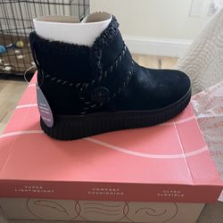 Brand  New Easy Spirit Waterproof Winter Bootie