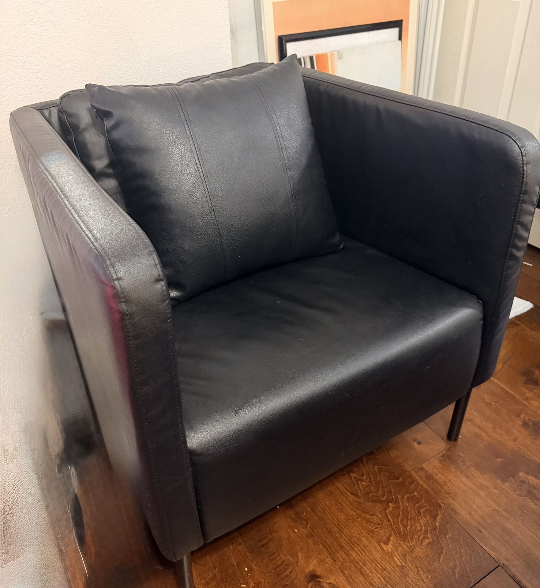 REDUCED PRICE !!!! EKERÖ Armchair – Black Faux Leather w/ Accent Pillow Great Condition