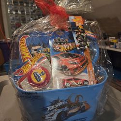 Hot Wheels Easter Basket , Treasure Hunt inside