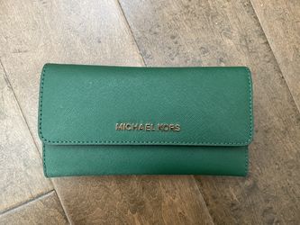 NEW Michael Kors Leather Wallet