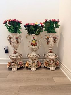 Capodimonte Porcelain Vase and vase stand