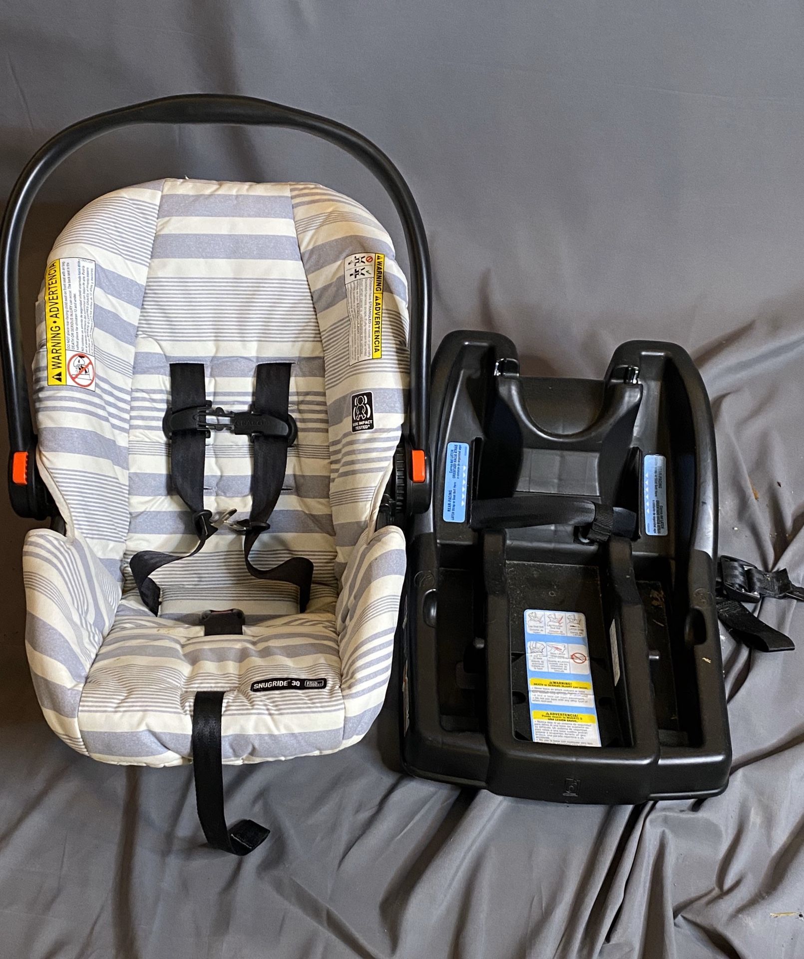 Graco SnugRide 30 Carseat and Base