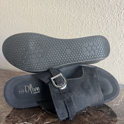 NEW- Olive Street, Wedge Slip-On Sandals (9)