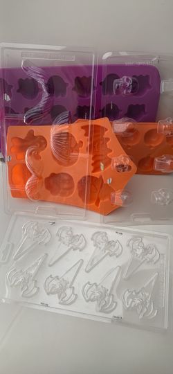 Candy And Silicone Baking Molds