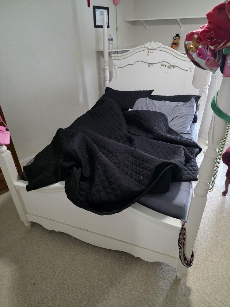Full Size Girl Bedframe