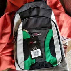 BACKPACK  NWT 