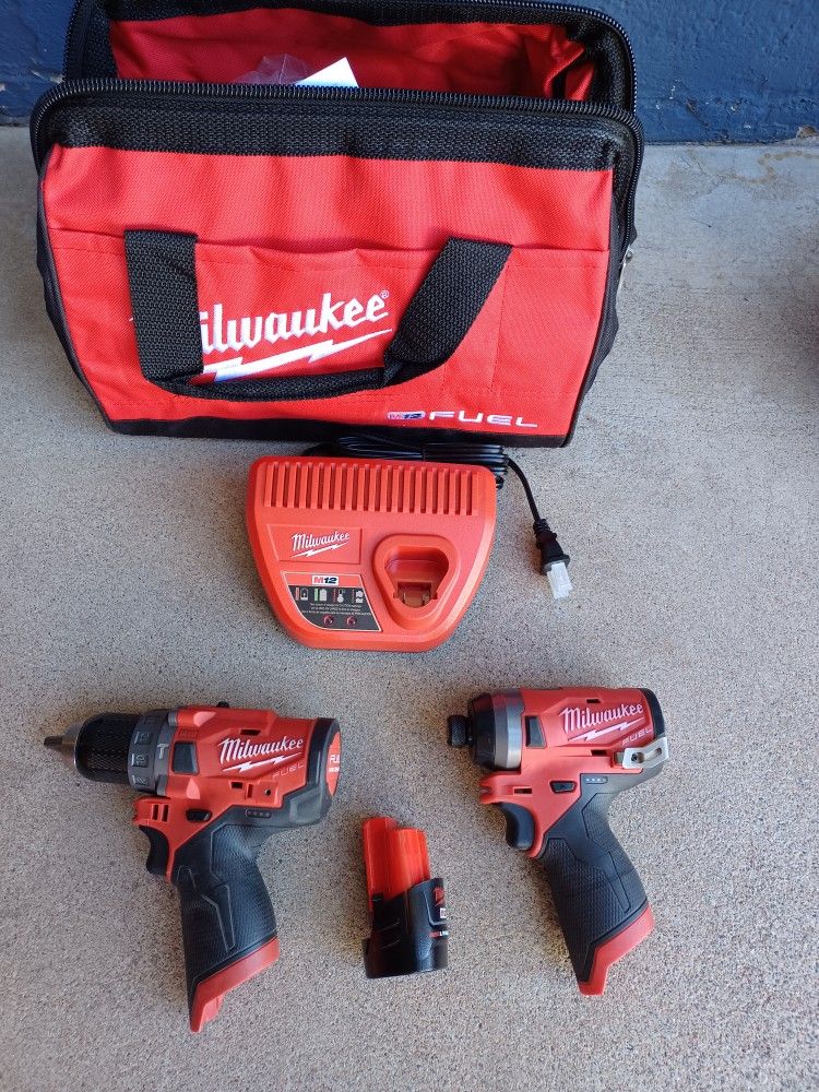 DRILL SET MILWAUKEE