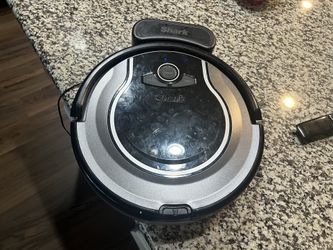 Shark Vacuum ( Needs Battery)