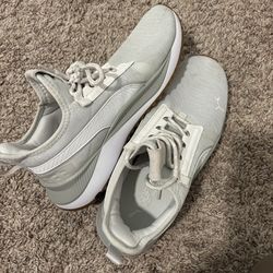Puma running shoes size 7.5