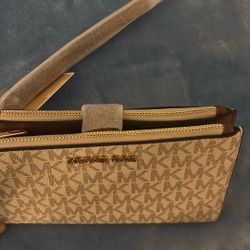 Micahel Kors Phone Wallet 