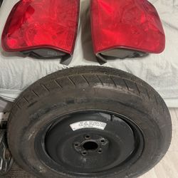 2004 honda pilot · ex sport utility 4d back ligh and back up wheel 80$