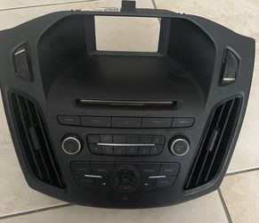 2015 2018 Ford Focus Radio Plate With Vents
