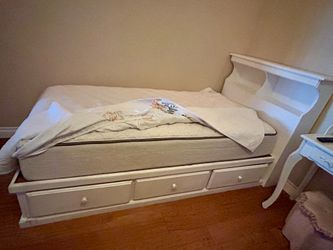 Twin drawer bed set