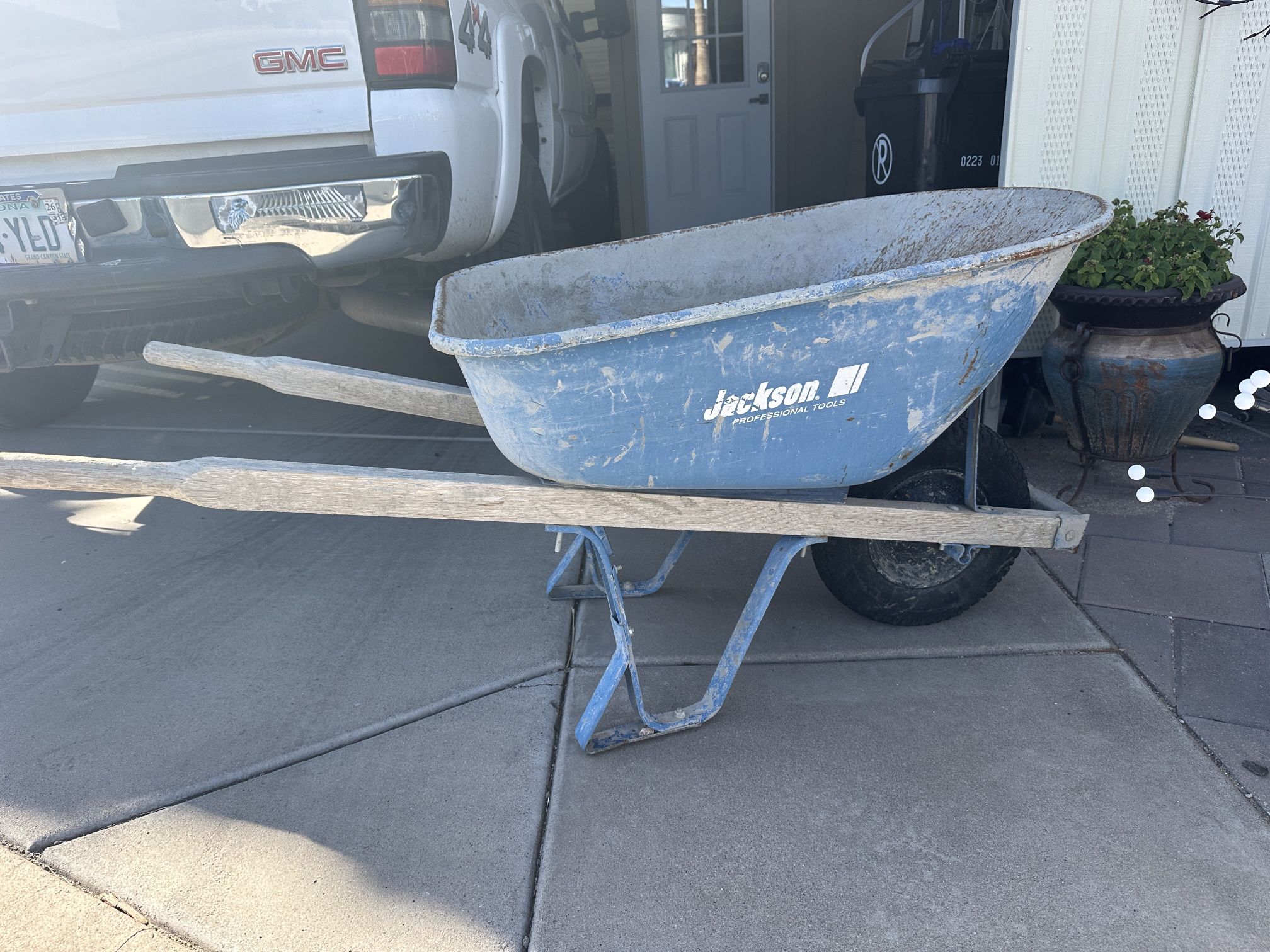 Jackson Heavy Duty Wheel Barrow Razorback M6FFKB