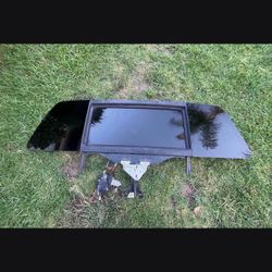 Nissan Titan Rear Window