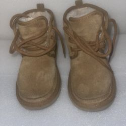 Kids UGG NEUMEL boots SIZE 13