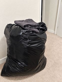 Bolsa grande de ropa para hombre talla M.