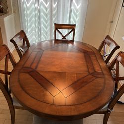 Dining Room set with 6 Chairs and Extension Leaf