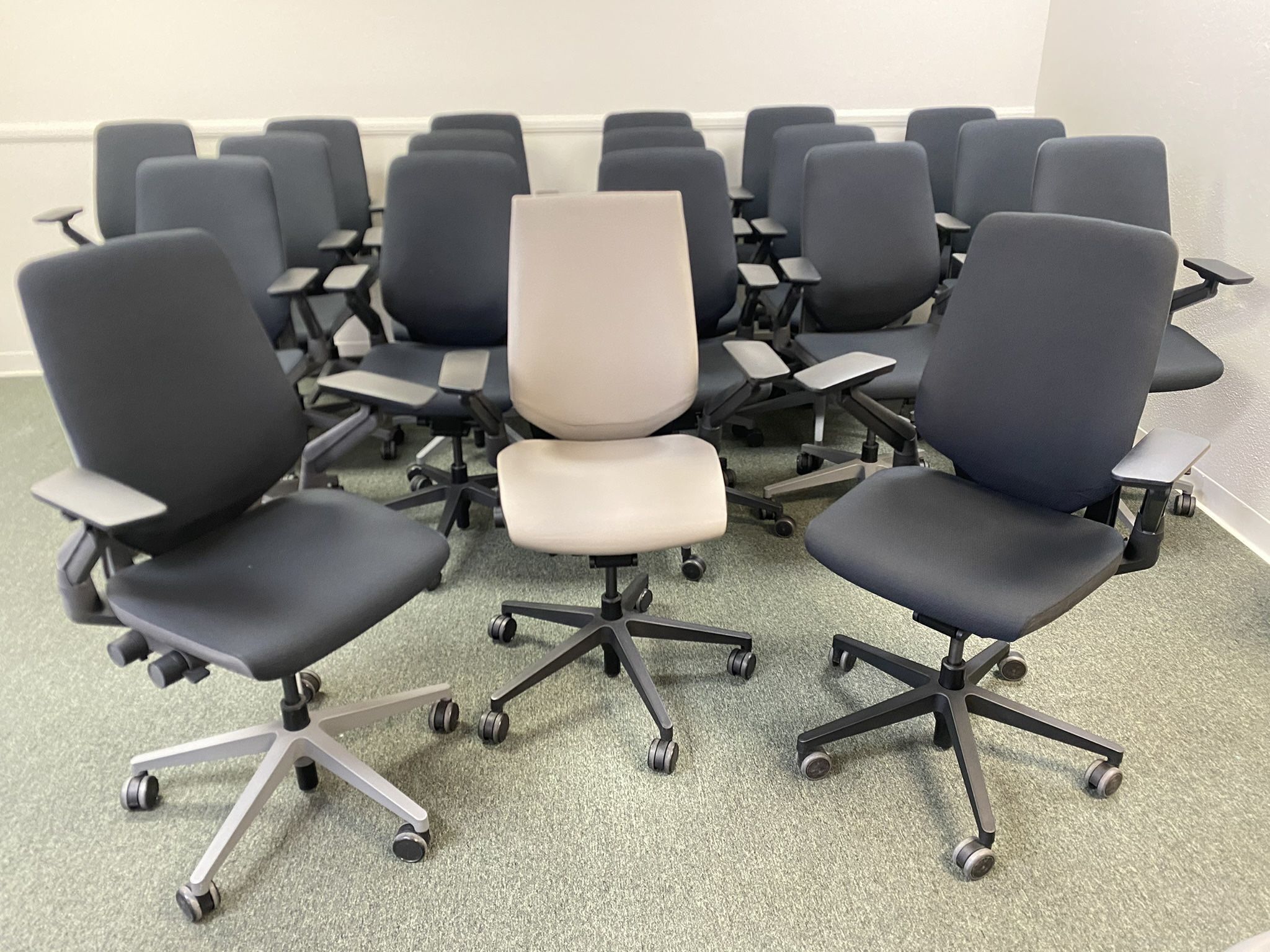 💥 GUARANTEE LOWEST PRICE 💥 STEELCASE CHAIRS : LEAP V2, GESTURE , THINK, AMIA, SERIES…✅ FULLY LOADED ✅ pick up at the store-deliver-ship all US.