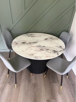 Round Dining Table Set + 4 Chairs