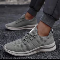 NWT Men’s Lightweight Mesh Shoes Gray Size 12