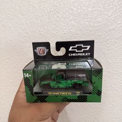 M2 Machines Auto R100 1992 Chevrolet C1500 SS 454