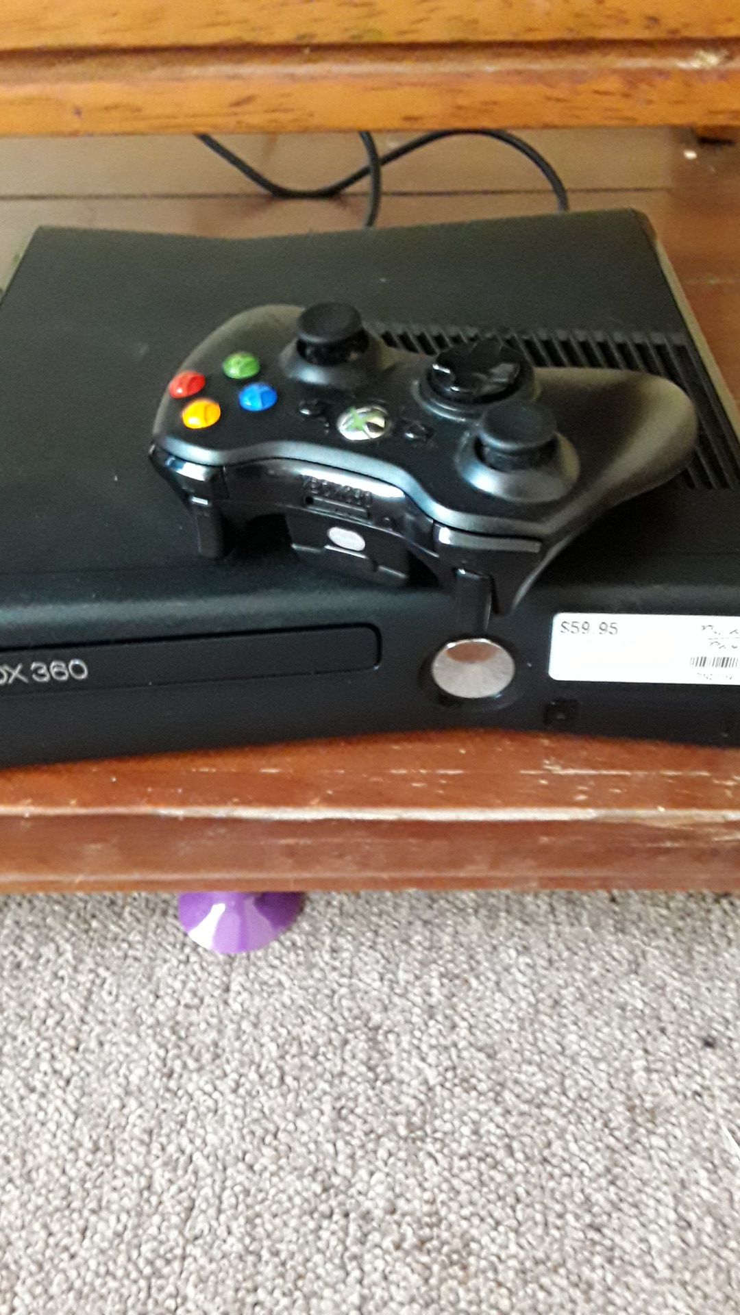 Xbox 360 comes with 5 games and controller
