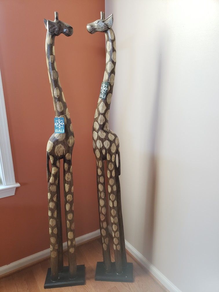 5 Foot Giraffe Statues Hand Carved From Bali