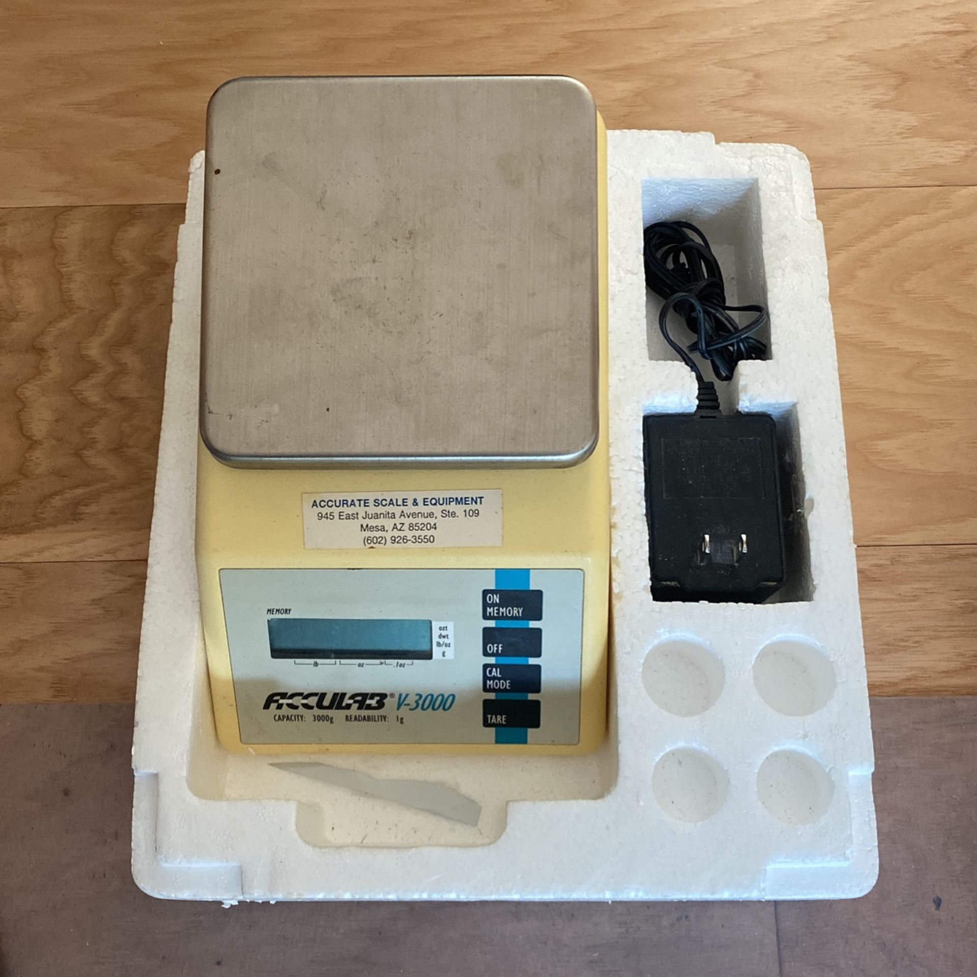 Acculab v-3000 Scientific Scale