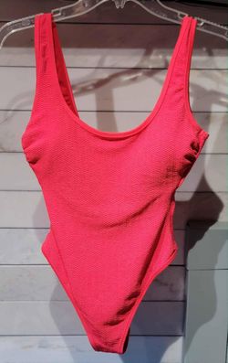 Women's Coral Flame Crinkle/Ribbed  lOne Piece Swimsuit 
$8 (One Available In Size Small 4-6)
