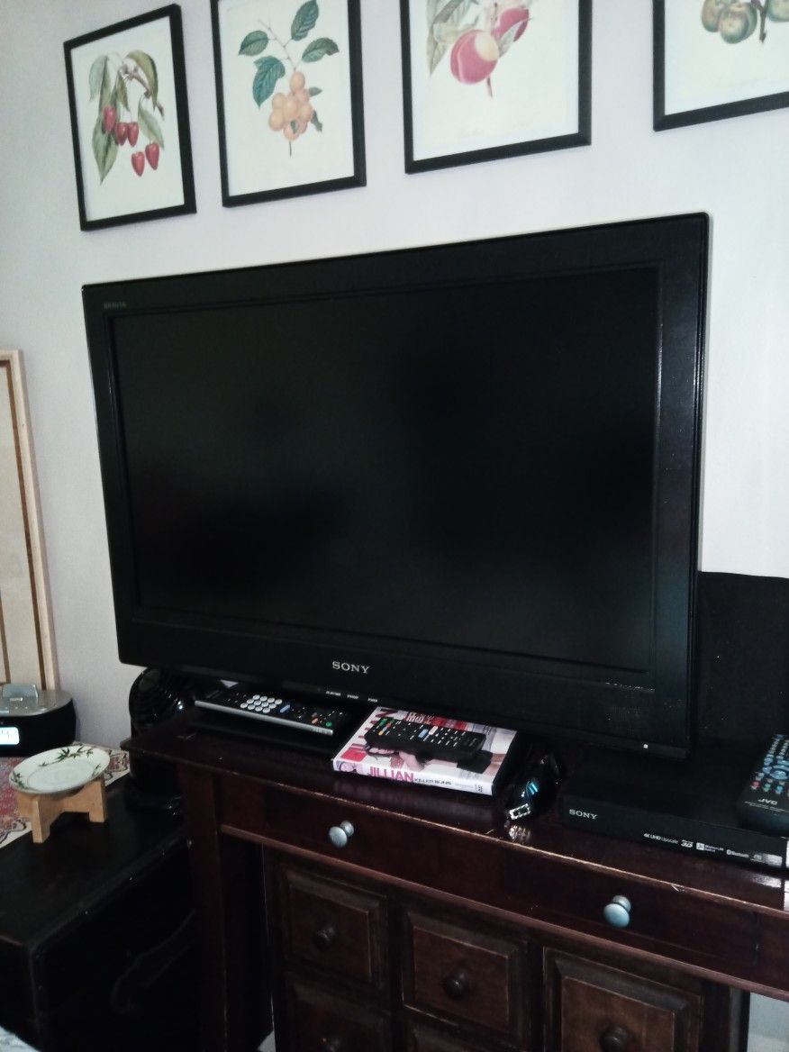 Sony Bravia 32" Tv