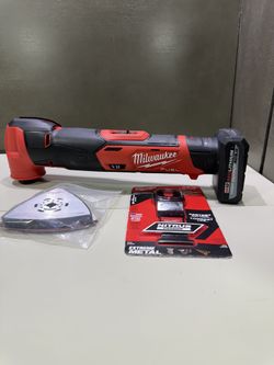 Milwaukee M12 2526-20 OSCILLATING Multi-tool With 5ah High Output Battery 