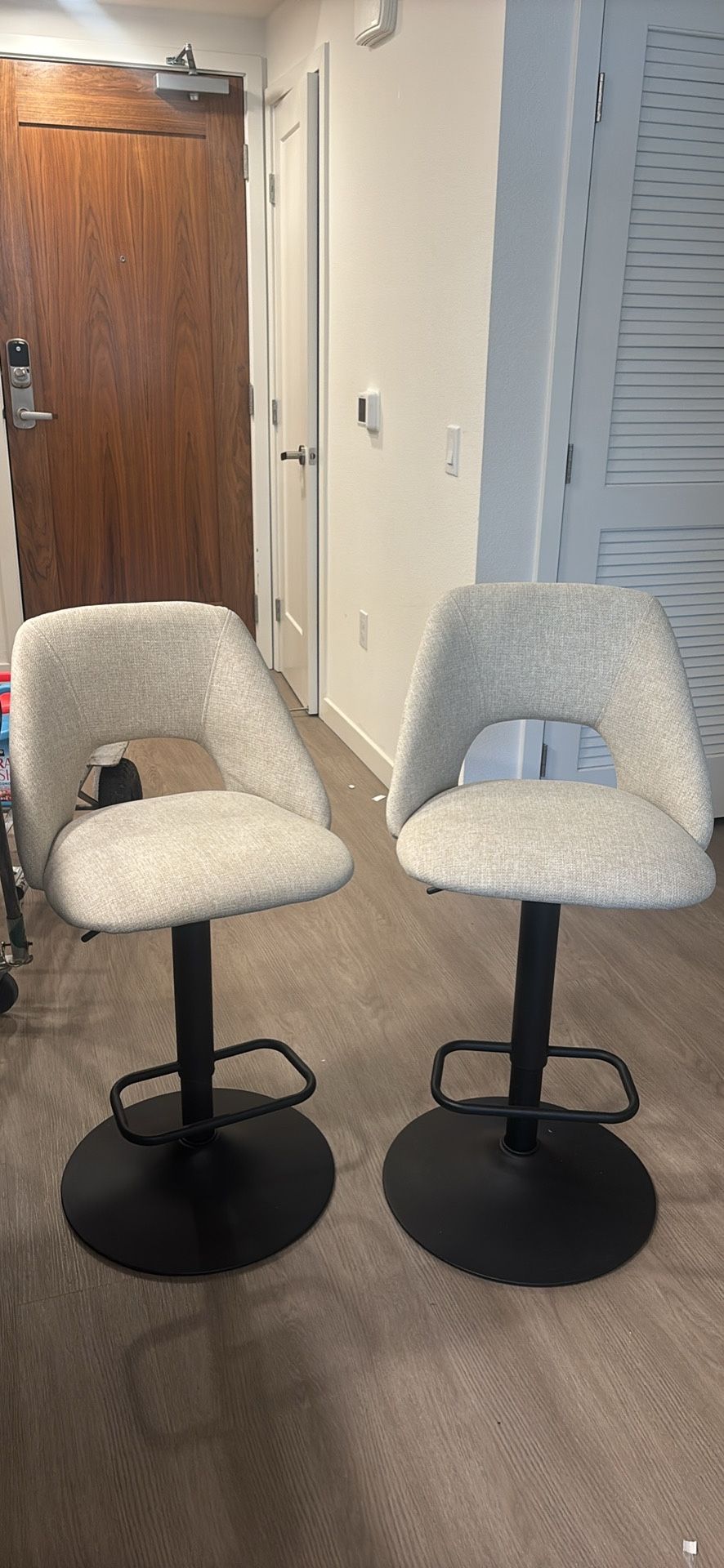 Wayfair Island stools