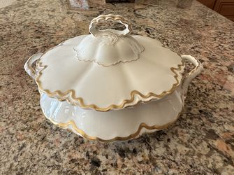 Vintage 1920s  Pope Gosser H24 Beautiful Covered Porcelain with Gold trim double handle base