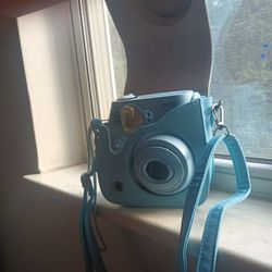 Instax Mini 7s Polaroid (Baby Blue) WITH BAG