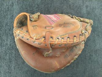 Rawlings Rcm50 Catcher's Mitt. $45