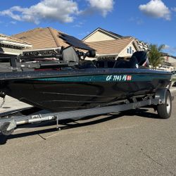 1996 Champion 186 Bass Boat