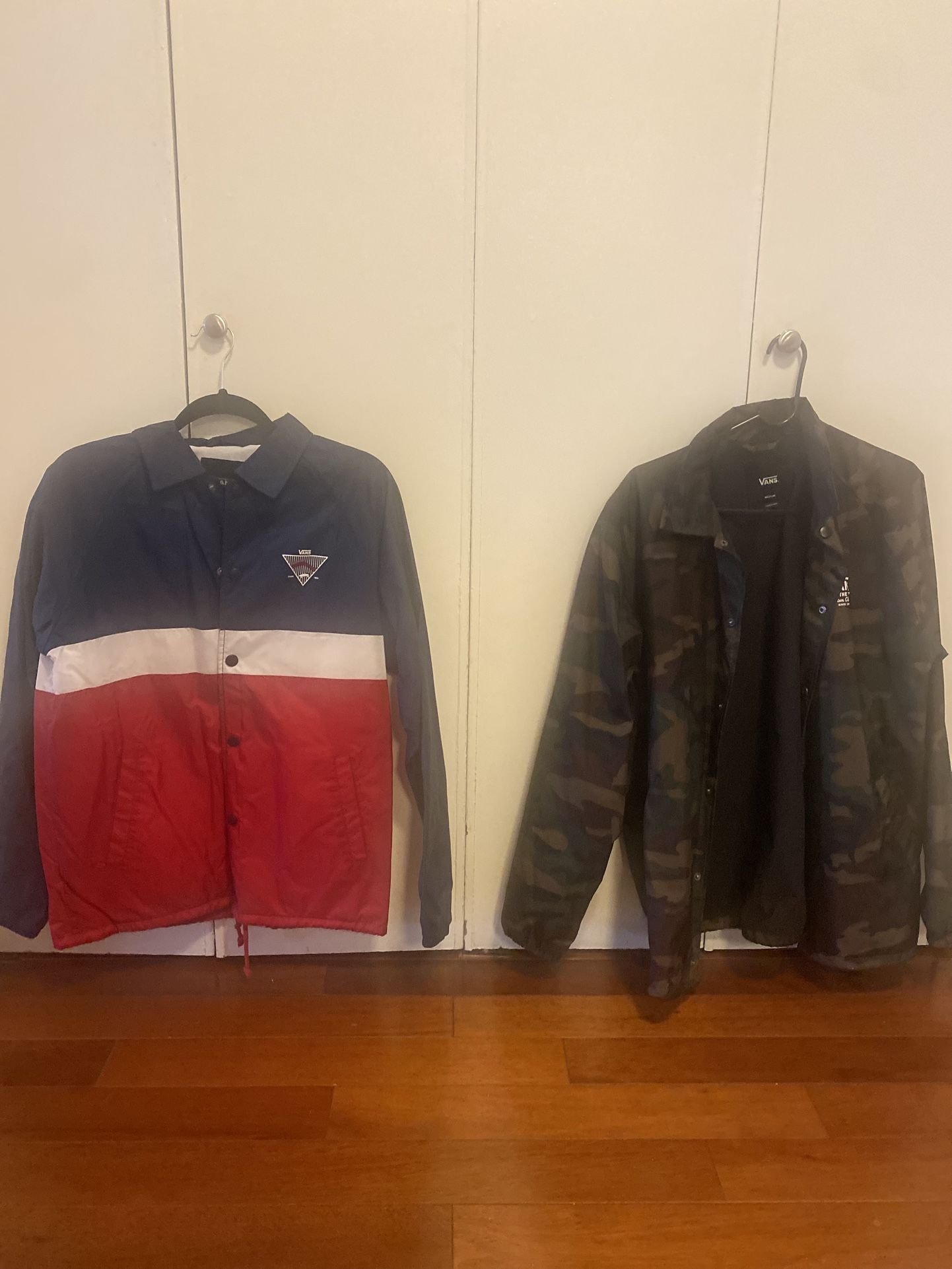 2 Vans Men's Windbreakers