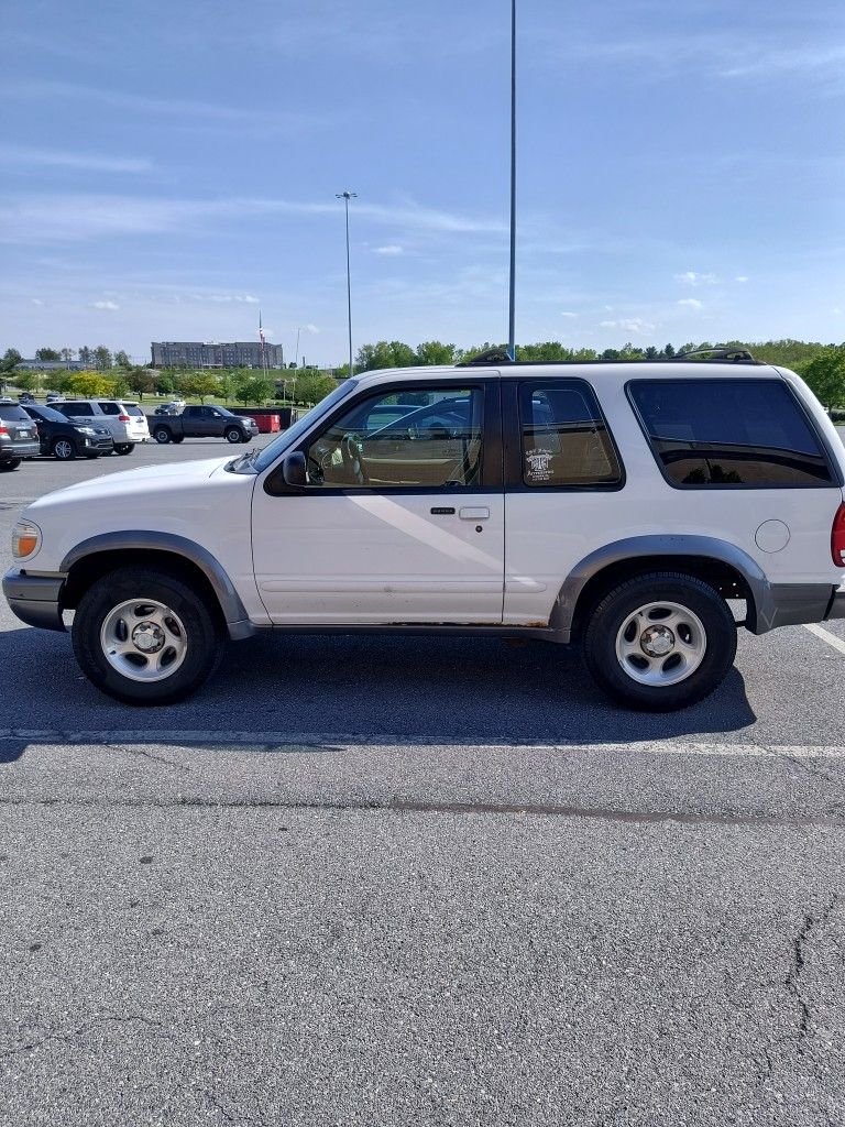 1999 Ford Explorer