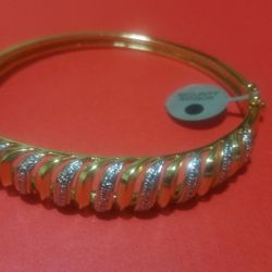 New Gold Plated Diamond cut Bracelet