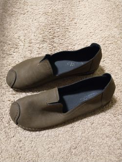 Women Flat Shoes Size 7.5