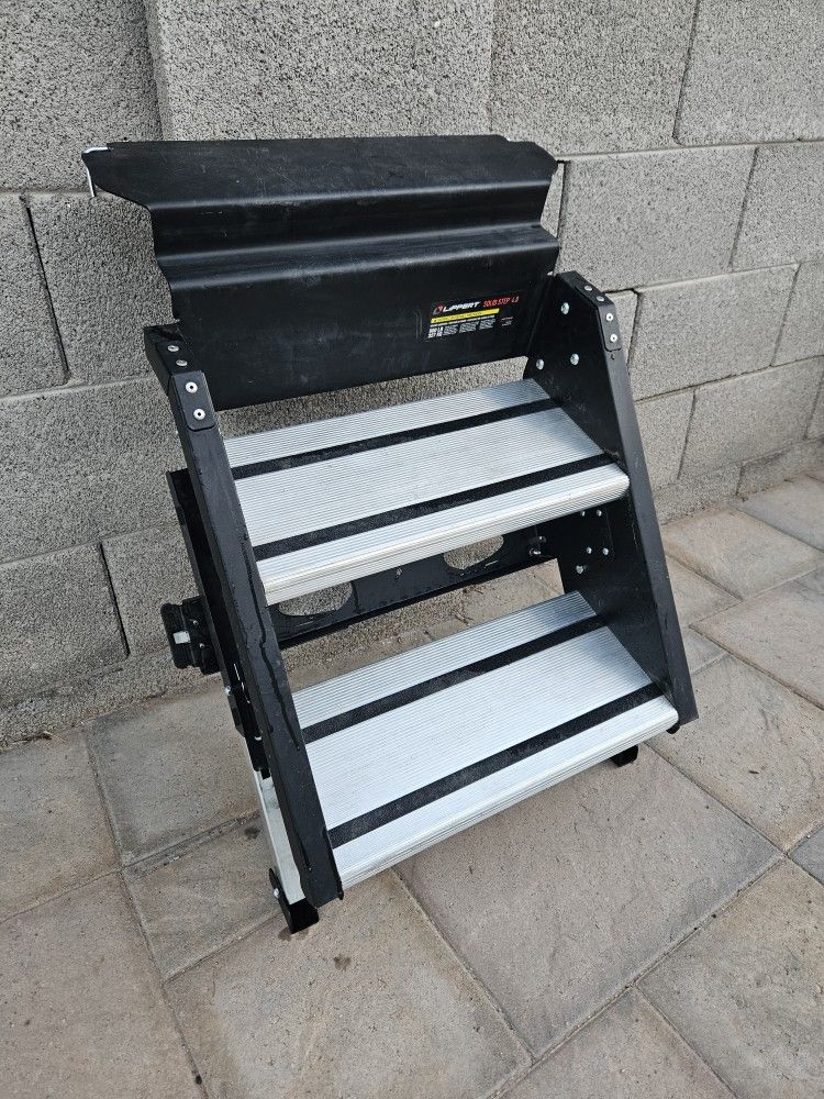 Lippert Solid Step 4.0
