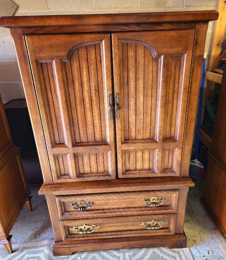 SOLID WOOD ARMOIRE DRESSER