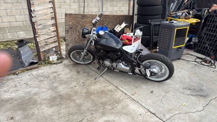 Yamaha Vstar 2000