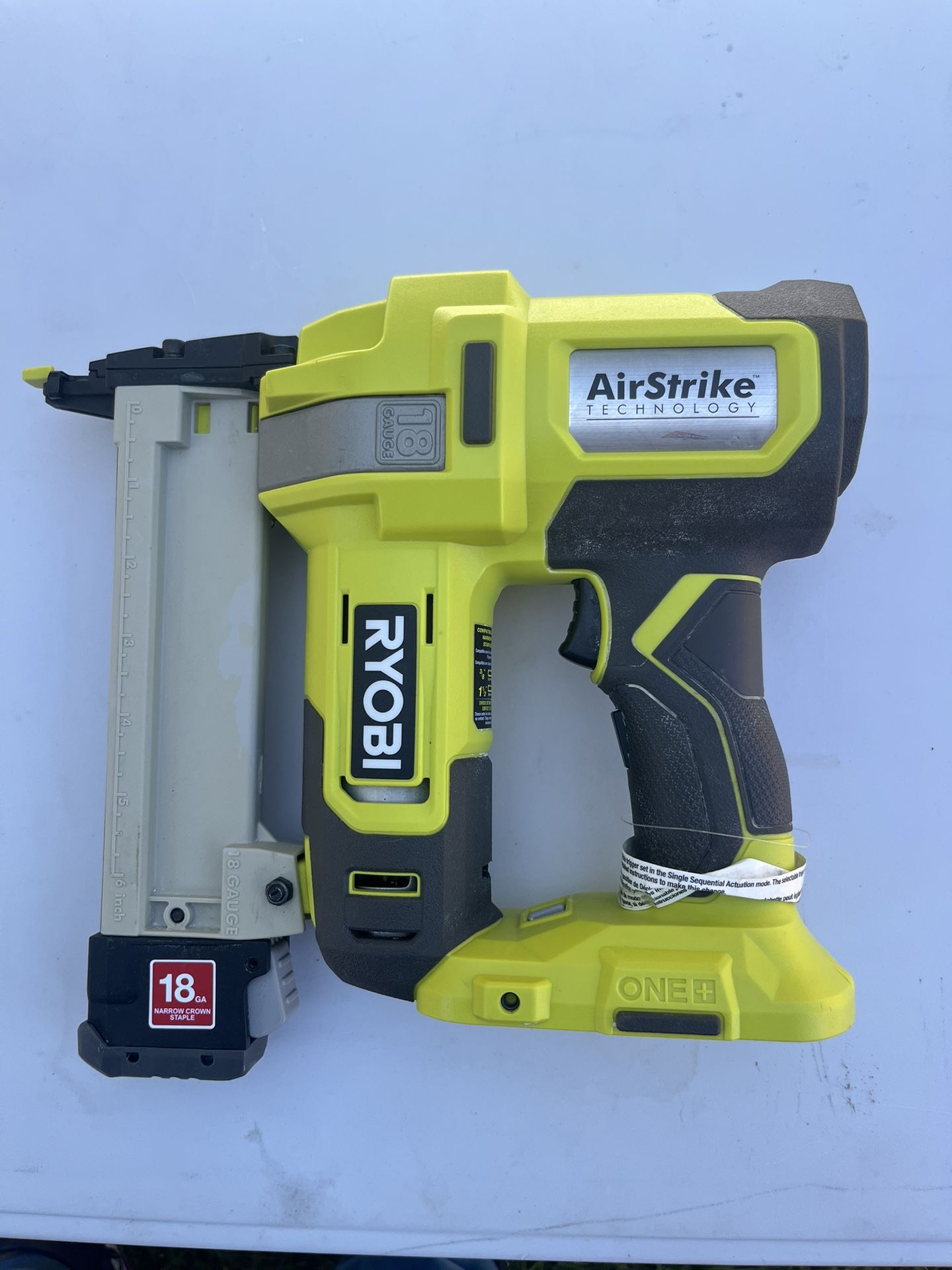 RYOBI 18V STAPLER USED GREAT CONDITION 