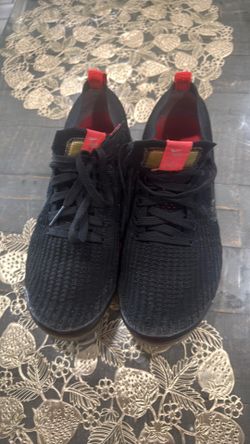 Vapor max size  7 shoes