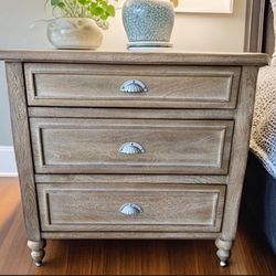 Nightstand - Pottery Barn Astoria *LIKE NEW* (2 available)