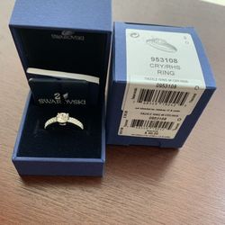 Swarovski Dazzle Ring Size Medium