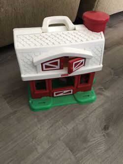Barn house toy